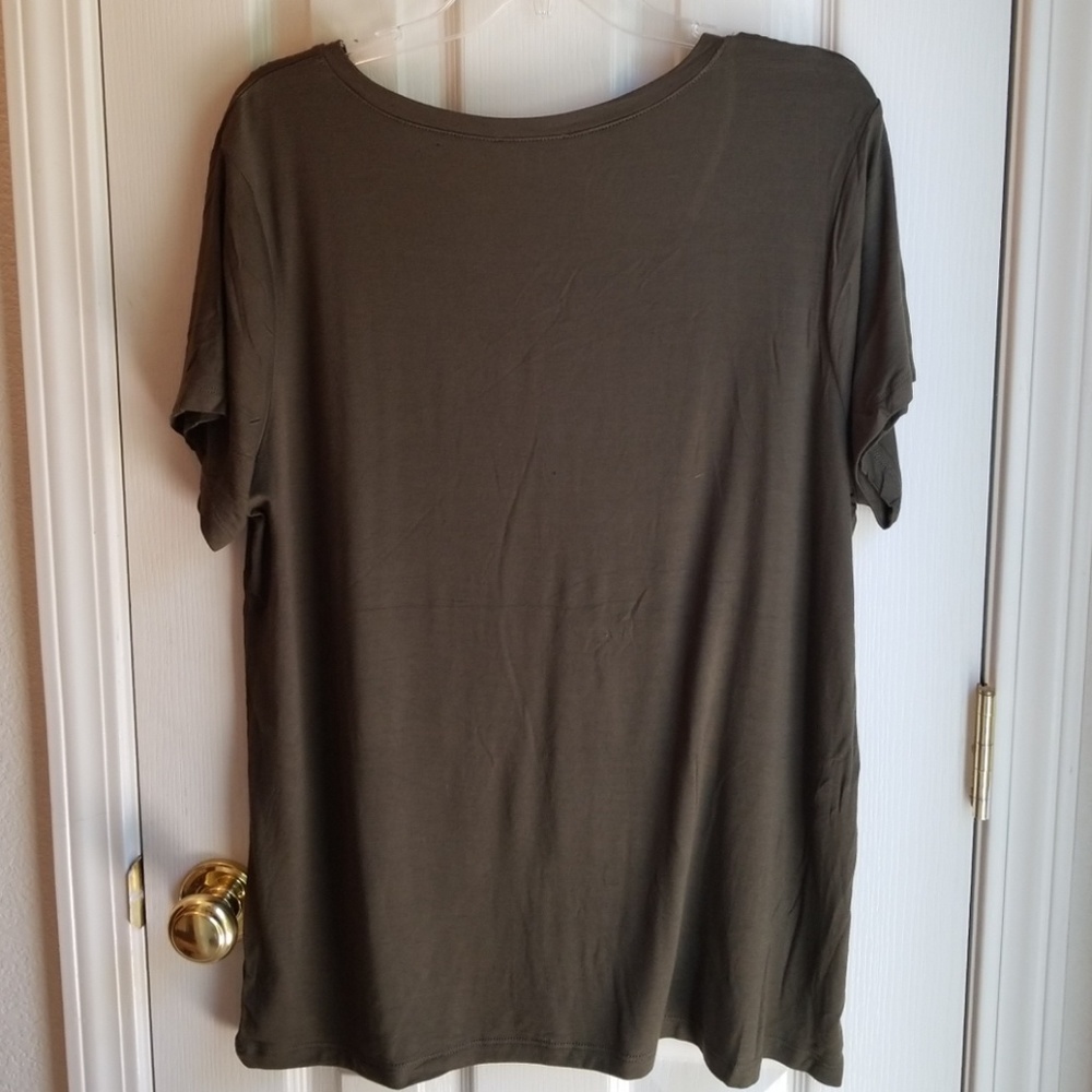 #NWOT ZENANA OUTFITTERS S/S TEE SHIRT SZ 3X